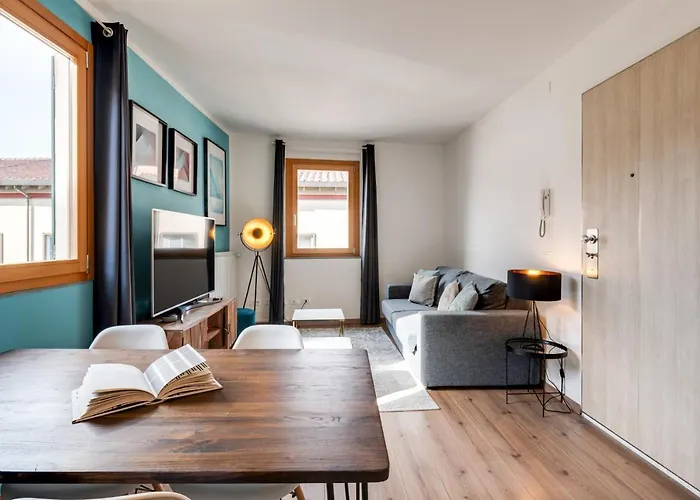 Santa Croce Flat - Modern Apartment